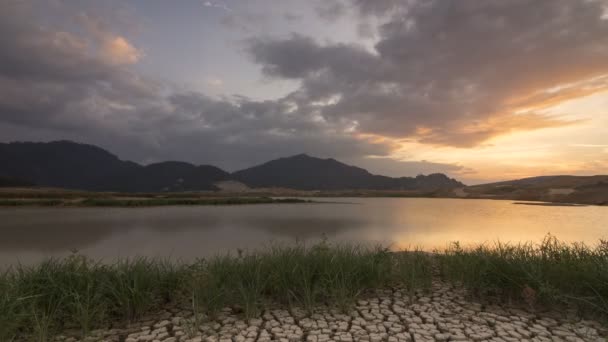 Timelapse vista panoramica della diga di Mengkuang — Video Stock