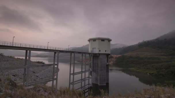 Timelapse amanecer en la presa de Mengkuang — Vídeos de Stock