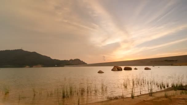 Timelapse pomarańczowe chmury podczas zachodu słońca — Wideo stockowe