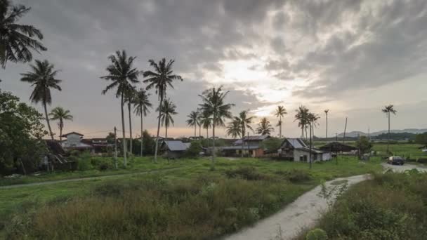 Timelapse angolo alto di un villaggio tradizionale malese — Video Stock