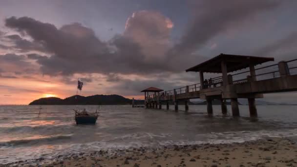 TimeLapse dranatic naplemente a Batu Nikolett — Stock videók