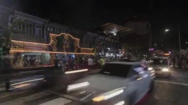 Yüz adanmışların Burmah Road Thaipusam kutlamak