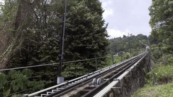 Standseilbahn auf den Penang-Berg. — Stockvideo