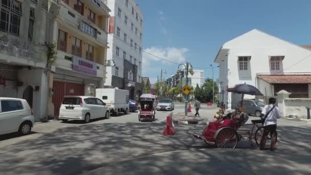 Motorista Trishaw na Acheh Street, Penang . — Vídeo de Stock