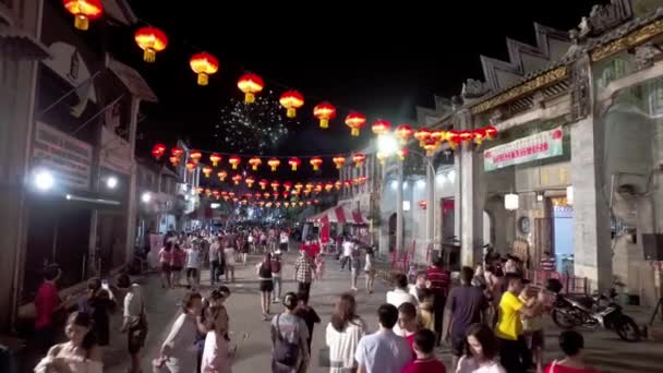 Performance du feu d'artifice pendant le nouvel an chinois . — Video