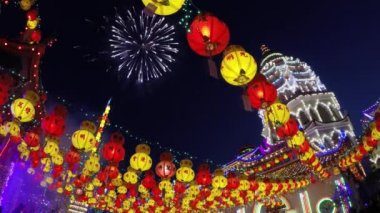Havai fişek gösterisi Çin yeni yılı kutlamak
