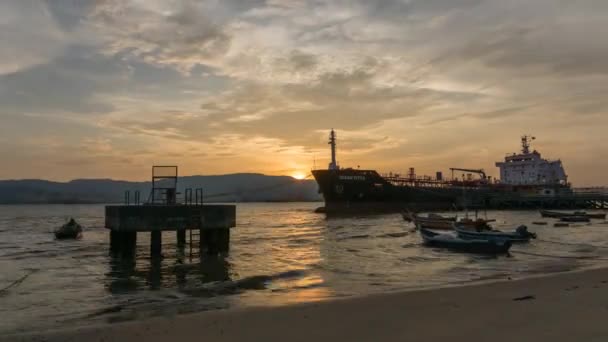 Timelapse gün gece Sunset meşgul İskelesi, Butterworth. — Stok video