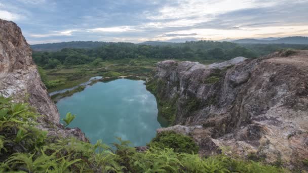 Nascer do sol Timelapse com belo ambiente adequado para a atividade ao ar livre . — Vídeo de Stock