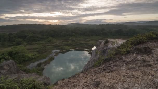 Timelapse tiro inclinazione di alba in cima — Video Stock