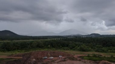Gece geçiş günden itibaren gün yağmur sırasında Timelapse Bukit Mertajam.