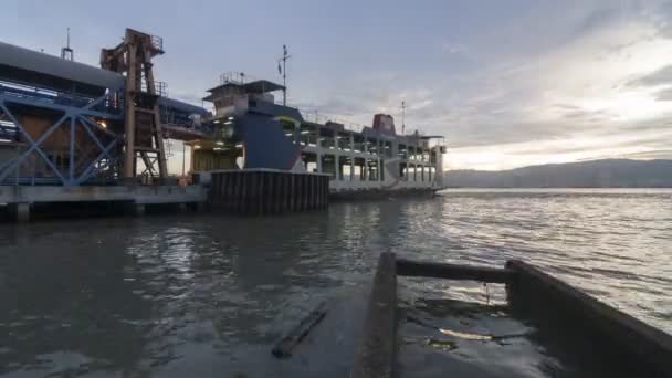 Timelapse Penang Port dört feribot filosu çalışır — Stok video