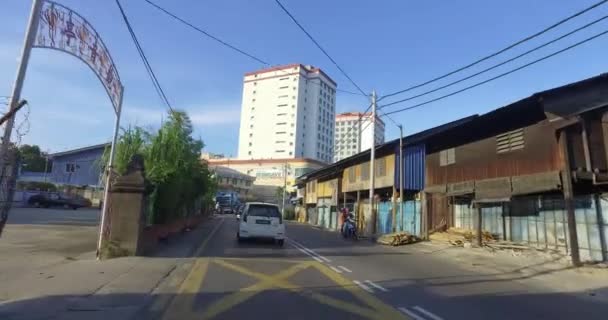 Avanzando por Jalan Arumugam Pillai hacia BM Plaza . — Vídeos de Stock