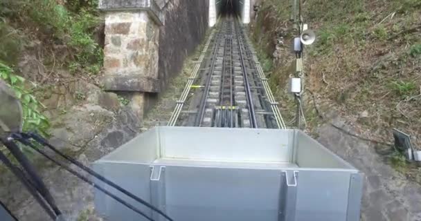 Penang hill τελεφερίκ της αμαξοστοιχίας μέχρι το σταθμό — Αρχείο Βίντεο