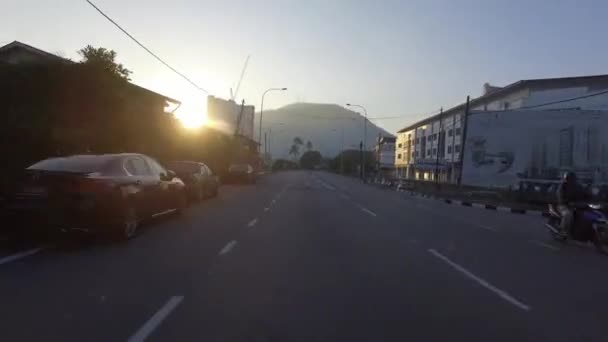 Sabah Jalan Muthu Palaniappan Bm hill doğru gelebilir. — Stok video