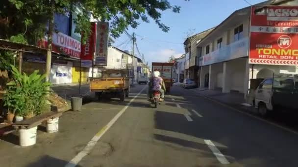 Fahrt entlang Jalan Datuk Ooh Chooi Cheng, BM Stadt. — Stockvideo