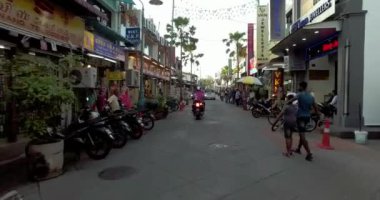 Lebuh Pasar'da Yolculuk.