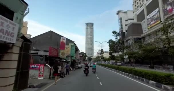 Roulez à Jalan Dato Keramat avec KOMTAR bulding en arrière-plan . — Video