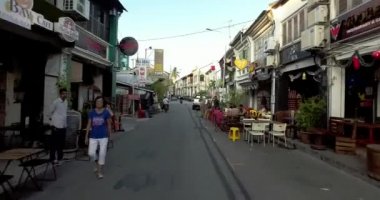 Muntri Sokağı'nda binmek.