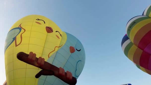 Georgetown Penang Malaysia Feb 2018 Sárga Csaj Kék Csaj Hőlégballon — Stock videók