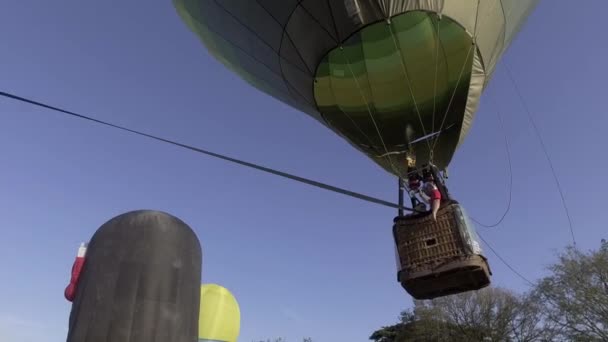 Georgetown Penang Malaysia Feb 2018 Panning Shot Hot Air Balloon — Stock video