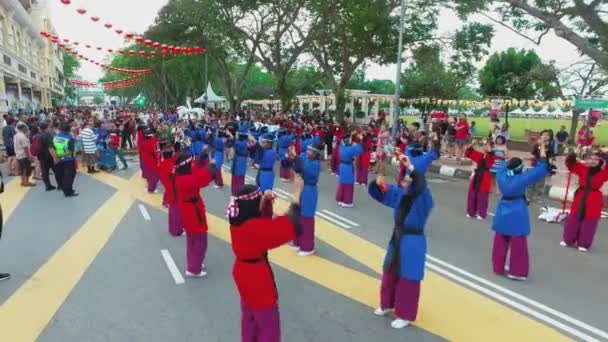 Penang Malaysia Mars 2018 Lokala Malays Bär Färgglada Röda Och — Stockvideo