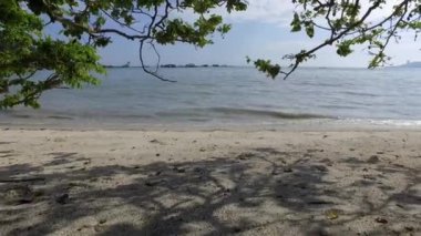 Sahilden denize doğru ilerleyin..