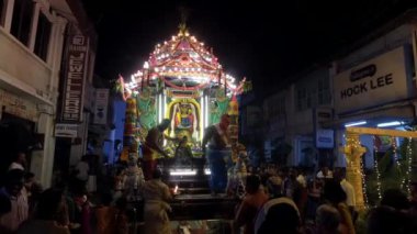 BUKIT MERTAJAM, MALAYSIA - 30 Mart 2018: Panguni Uthiram Festivali sırasında sokakta ayin.