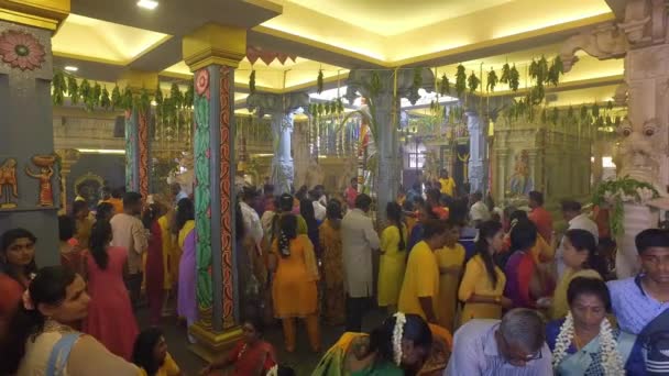 Bukit Mertajam Malásia Mar 2018 Indianos Entram Templo Para Celebrar — Vídeo de Stock