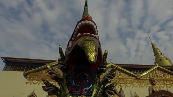 Penang Malaysia April 2018 Foto Órbita Estatua Dragón Bajo Cielo — Vídeo de stock