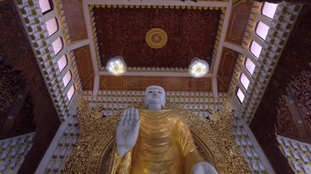 Penang Malaysia April 2018 Foto Vertical Estatua Principal Buda Templo — Vídeos de Stock