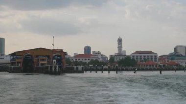 Butterworth, Malezya - 13 Nisan 2018 Rapid Feribot Penang terminalinden ayrıldı.