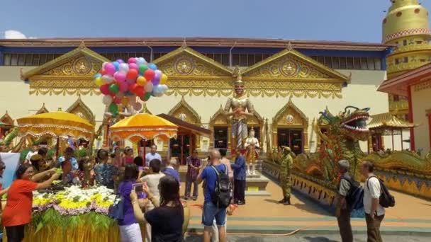 Penang Malaysia Aprile 2018 Emissione Mongolfiera Durante Cerimonia Apertura Songkran — Video Stock