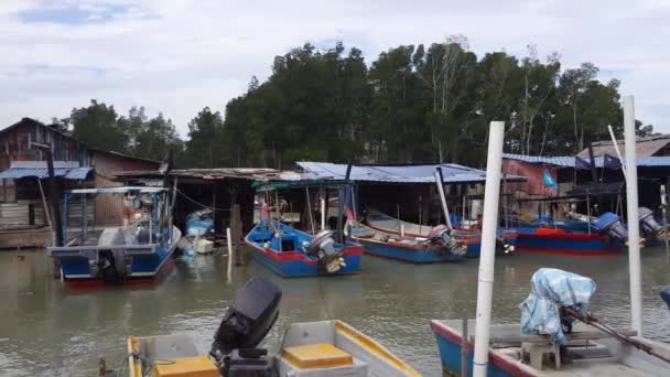 Schwenkbild Eines Fischerdorfes Bei Juru Penang — Stockvideo