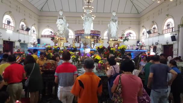 George Town Penang Malaysia May 2018 Κινέζοι Πιστοί Λατρεύουν Άγαλμα — Αρχείο Βίντεο