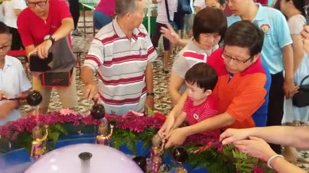 George Town Penang Malaysia May 2018 Vesak Rituálé Fürdés Baba — Stock videók