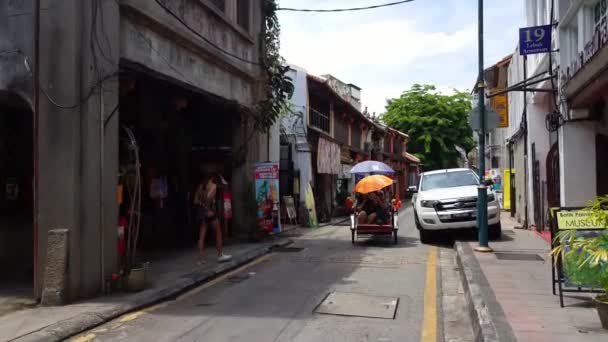 George Town Penang Malasia Mayo 2018 Turista Sienta Trishaw Para — Vídeos de Stock