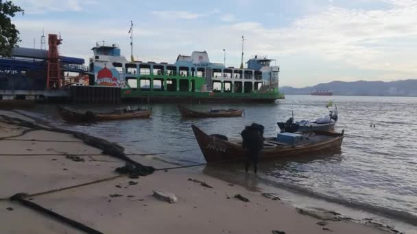 Butterworth Penang Malaysia Jun 2018 Fisherman Carry Traditional Fishing Net — 비디오