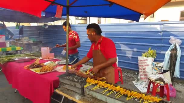 Butterworth Penang Maleisië Jun 2018 Hawker Verkoopt Saté Ramadan Markt — Stockvideo