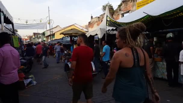 George Town Penang Maleisië Jun 2018 Een Fietser Duwt Zijn — Stockvideo