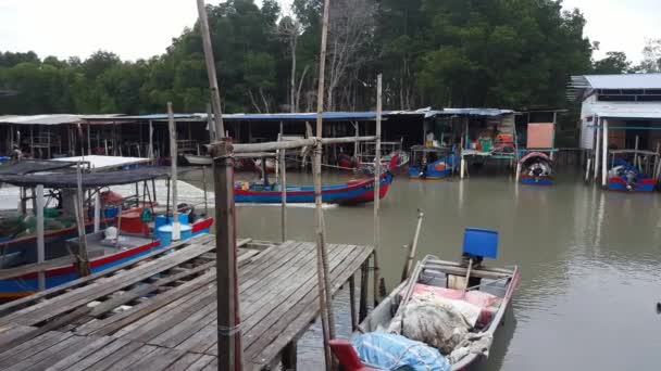 Seberang Perai Penang Malasia Jun 2018 Pescador Camino Salir Pescar — Vídeo de stock