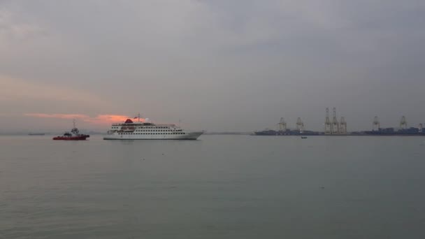 2018年6月14日 時間経過クルーズ船がペナン島の港に到着 — ストック動画
