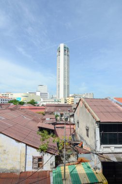 KOMTAR binasının çatı katı miras evi..