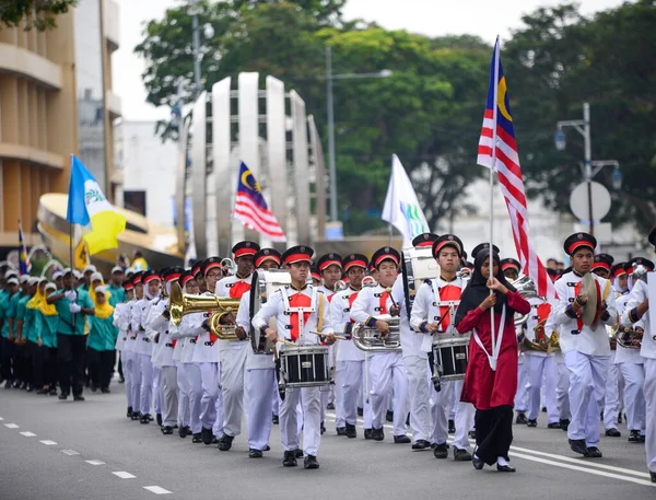 Mässingsband under Merdeka-processionen på Esplanade. — Stockfoto