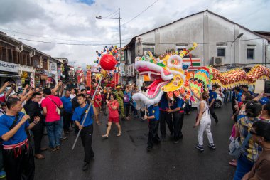 Malezya 'nın en uzun ejderha dansı.