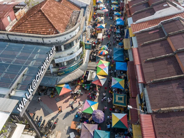 Targ na świeżym powietrzu w Jalan Kuala Kangsar podczas remontu w Chowrasta. — Zdjęcie stockowe