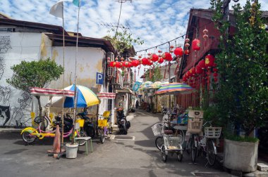 Ermeni Caddesi 'nde klasik dekorasyonlu Penang sokağı.