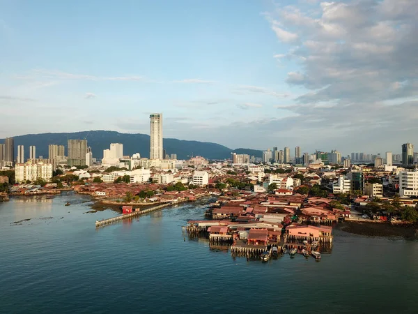 KOMTAR geçmişi olan Çin yerleşim klanı iskelesi..