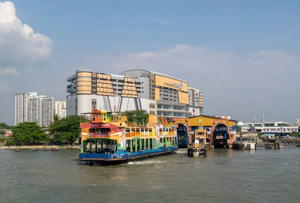 Penang feribotu Butterworth terminalinde.
