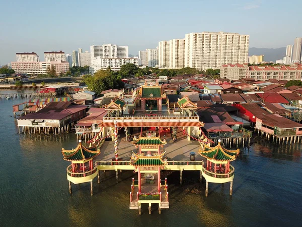 Vista aérea templo flutuante Hean Boo Thean construir no mar . — Fotografia de Stock