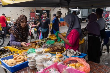 Malezyalıların kek satıcısı..